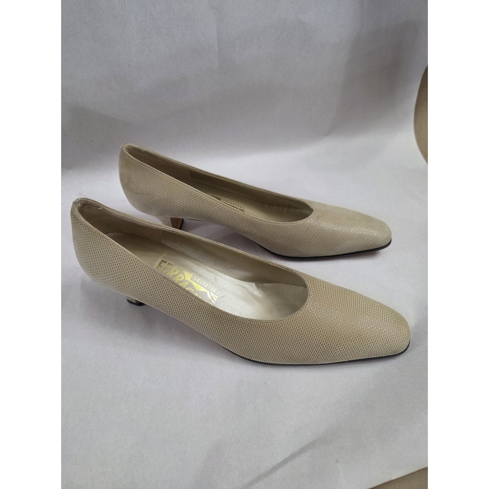 Salvatore Ferragamo (Sz 8 2A) Pumps Cream Shoes Heels. Narrow - Picture 3 of 14